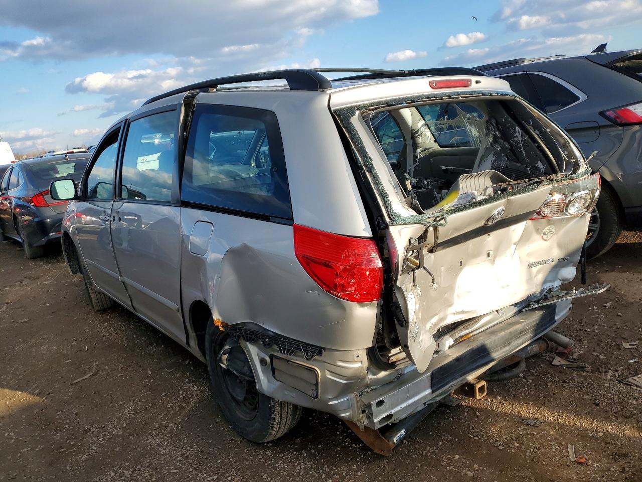 Toyota Sienna Ce 7 Passenger