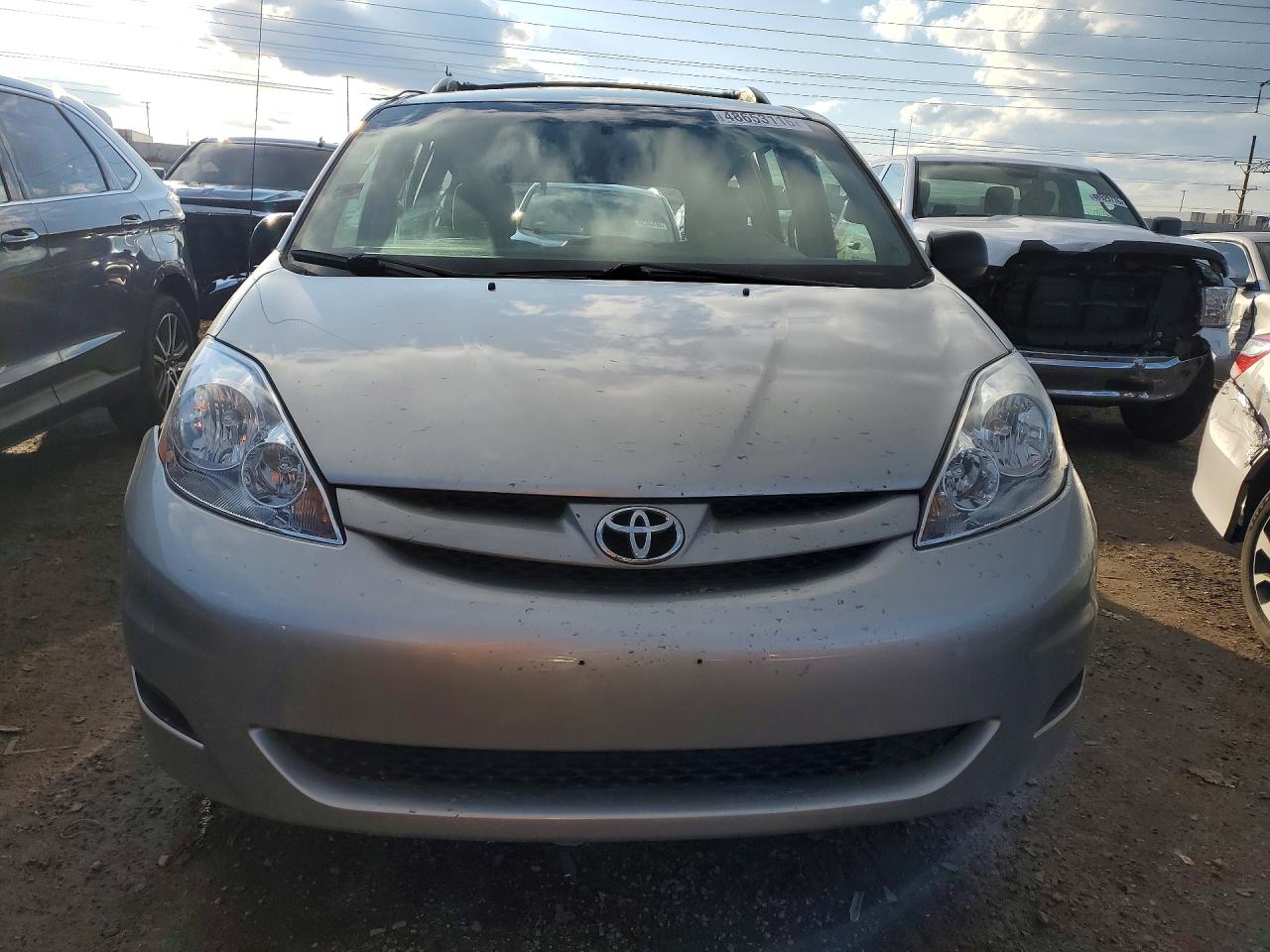 Toyota Sienna Ce 7 Passenger