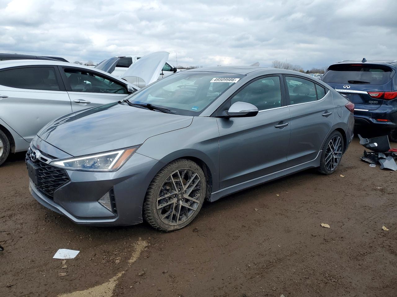 Salvage Hyundai ELANTRA Image