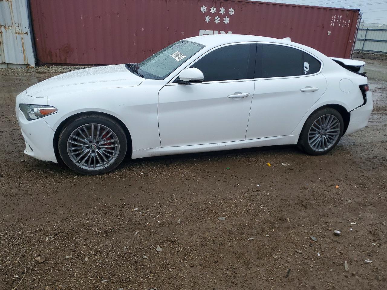 Salvage Alfa Romeo Giulia Image