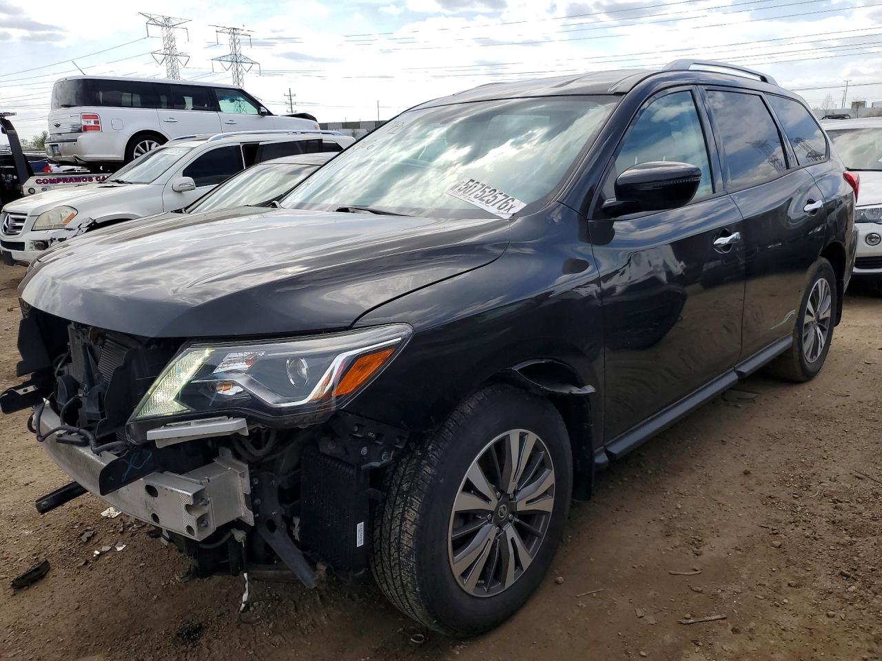 Salvage Nissan Pathfinder Image