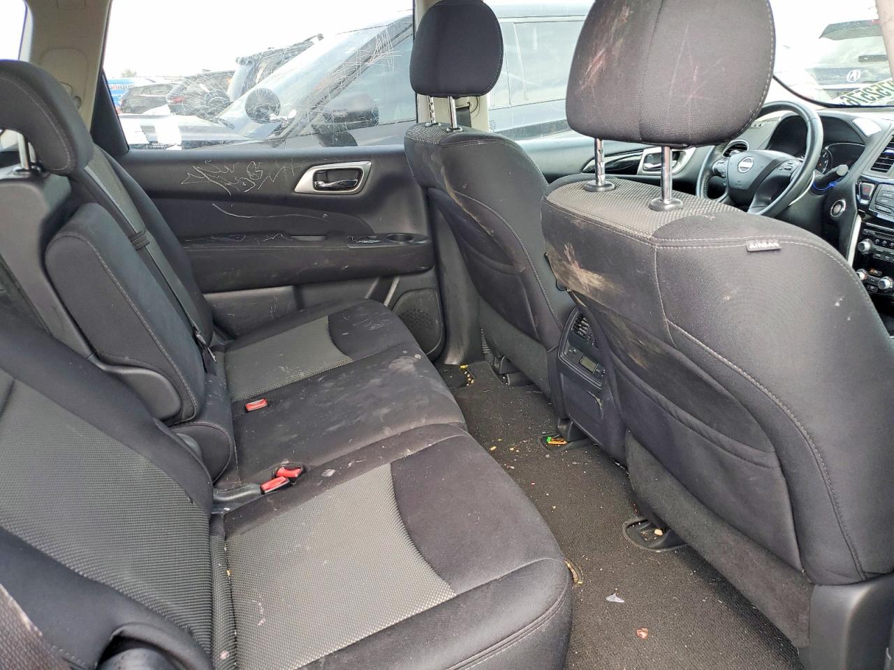 Nissan Pathfinder Sv