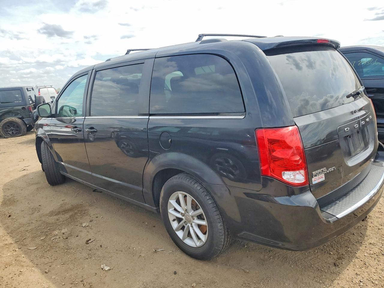 Dodge Caravan Sxt