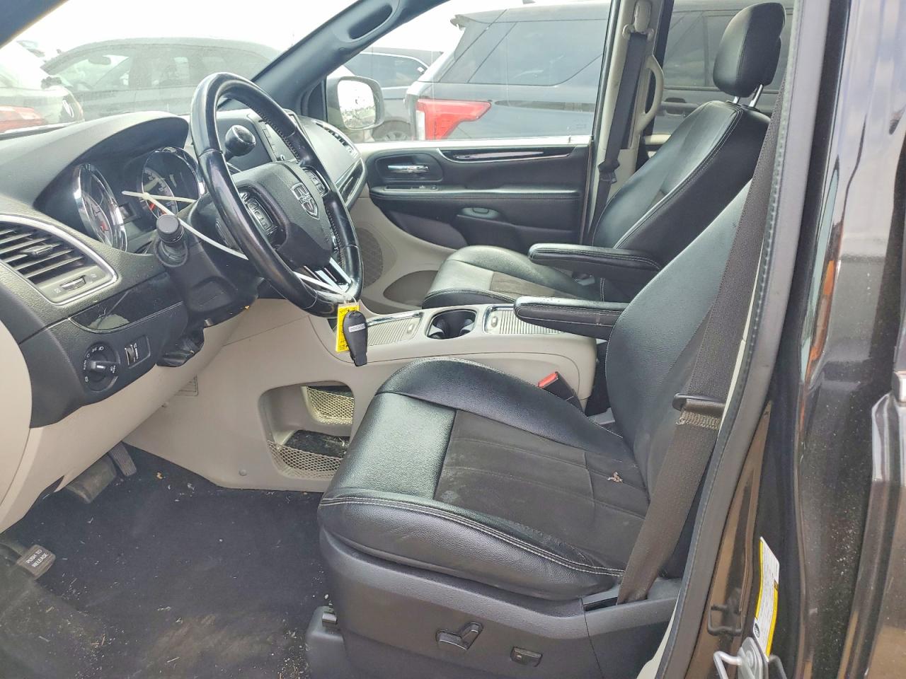 Dodge Caravan Sxt