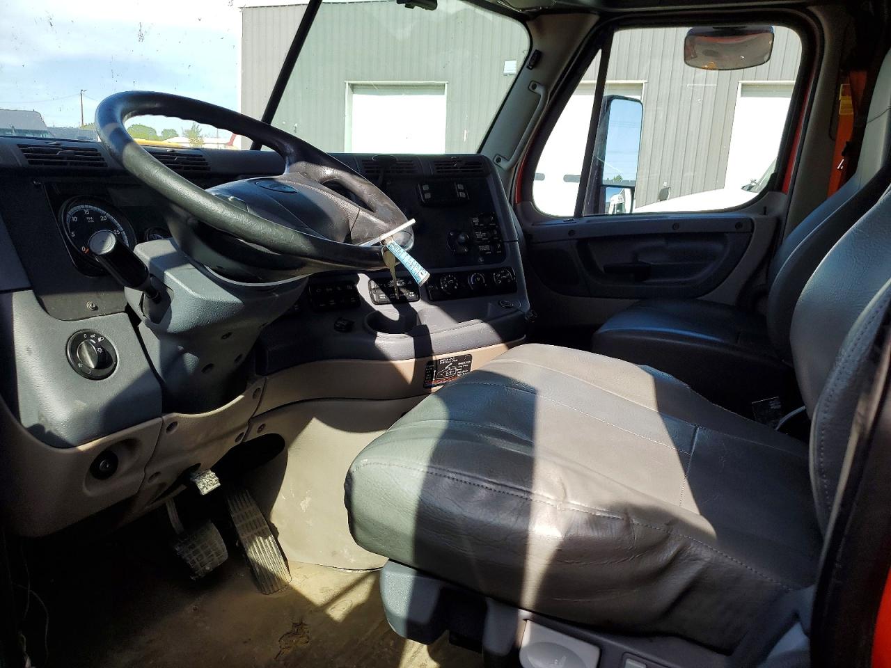 Freightliner Cascadia 113