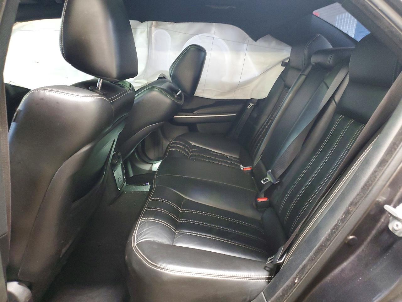 Chrysler 300 S