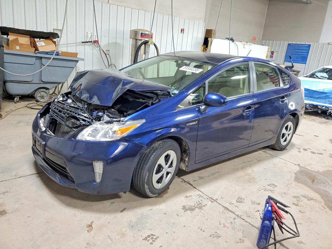Salvage Toyota Prius Image