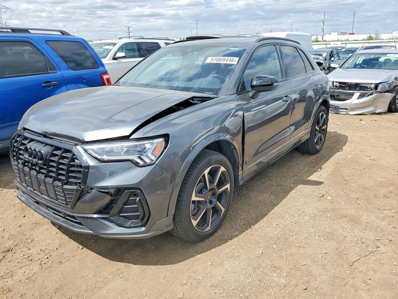 Salvage Audi Q3 Image