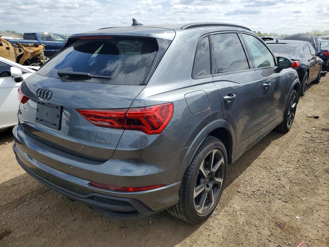 Audi Q3 Premium Plus S Line 45