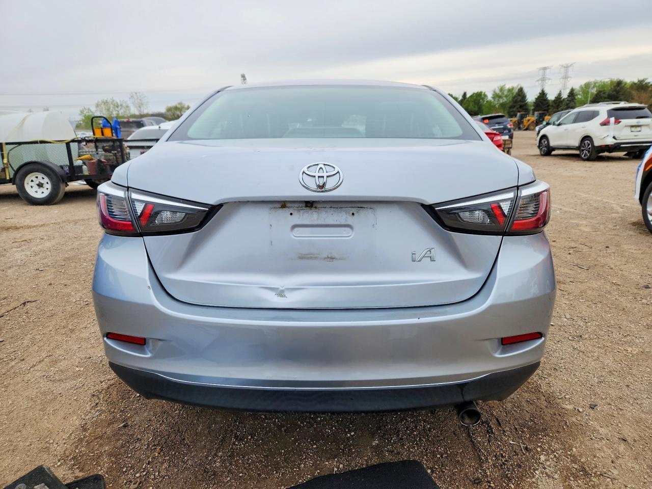 Toyota Yaris Base