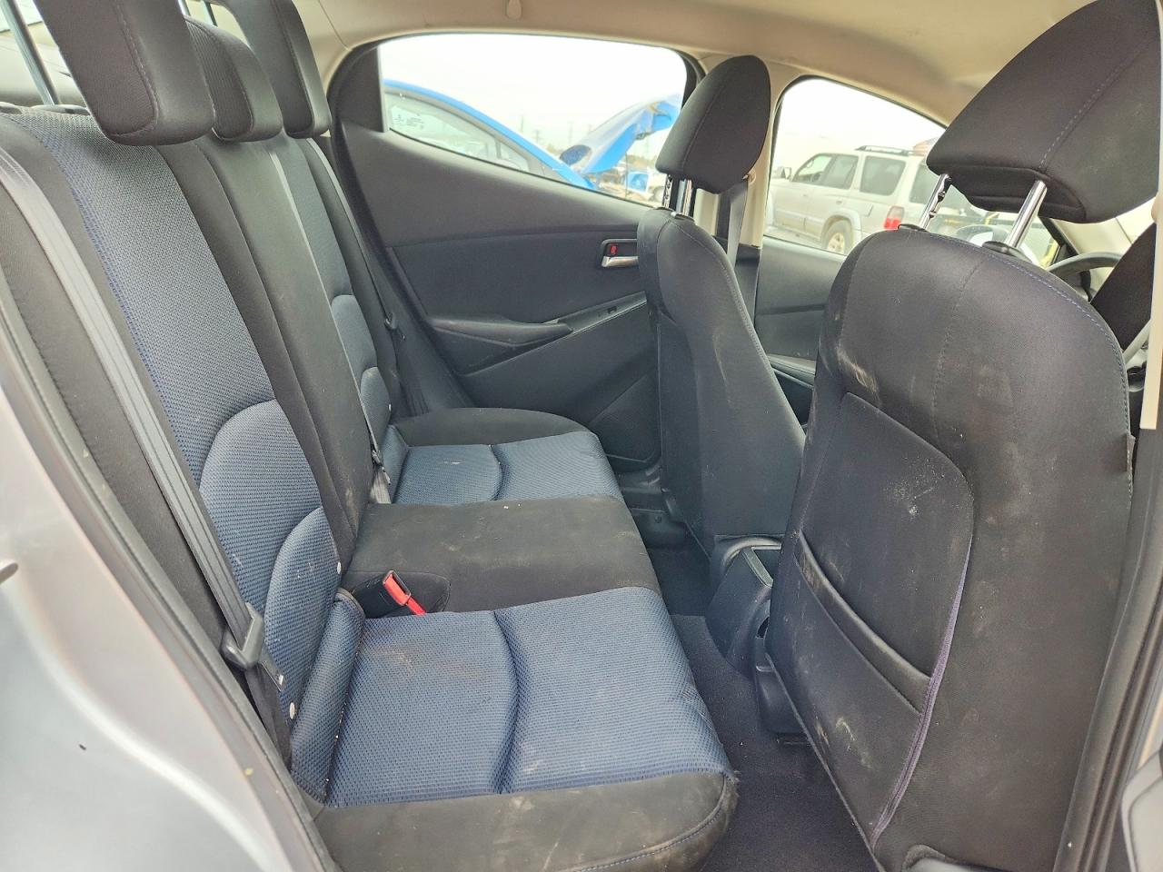 Toyota Yaris Base