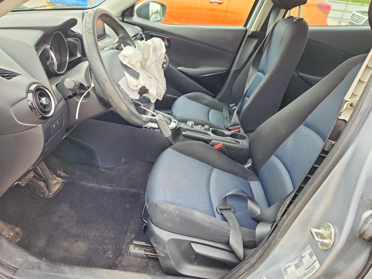 Toyota Yaris Base