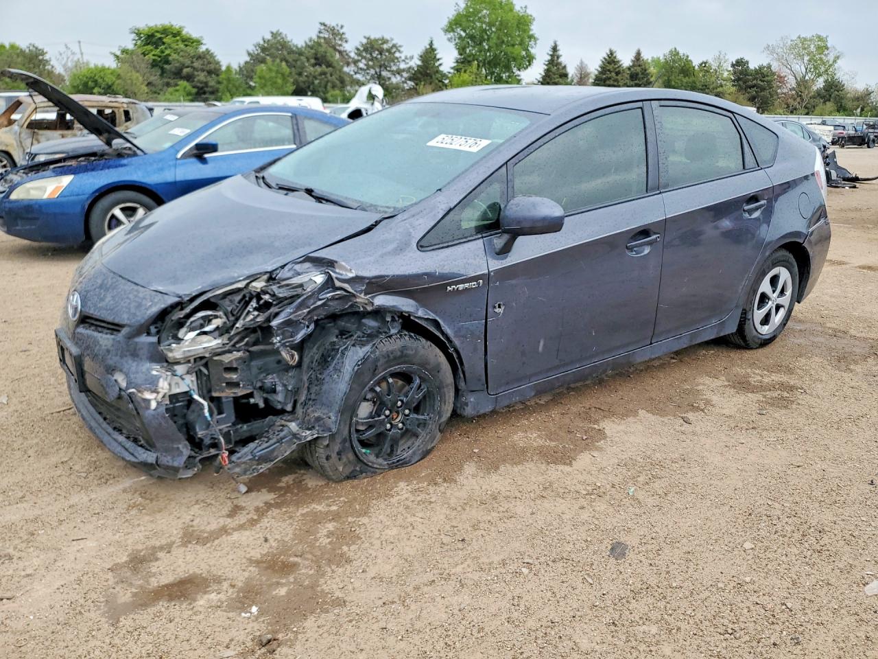 Salvage Toyota Prius Image