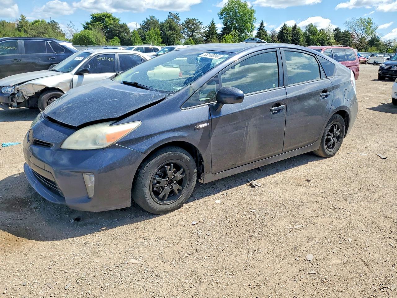 Salvage Toyota Prius Image