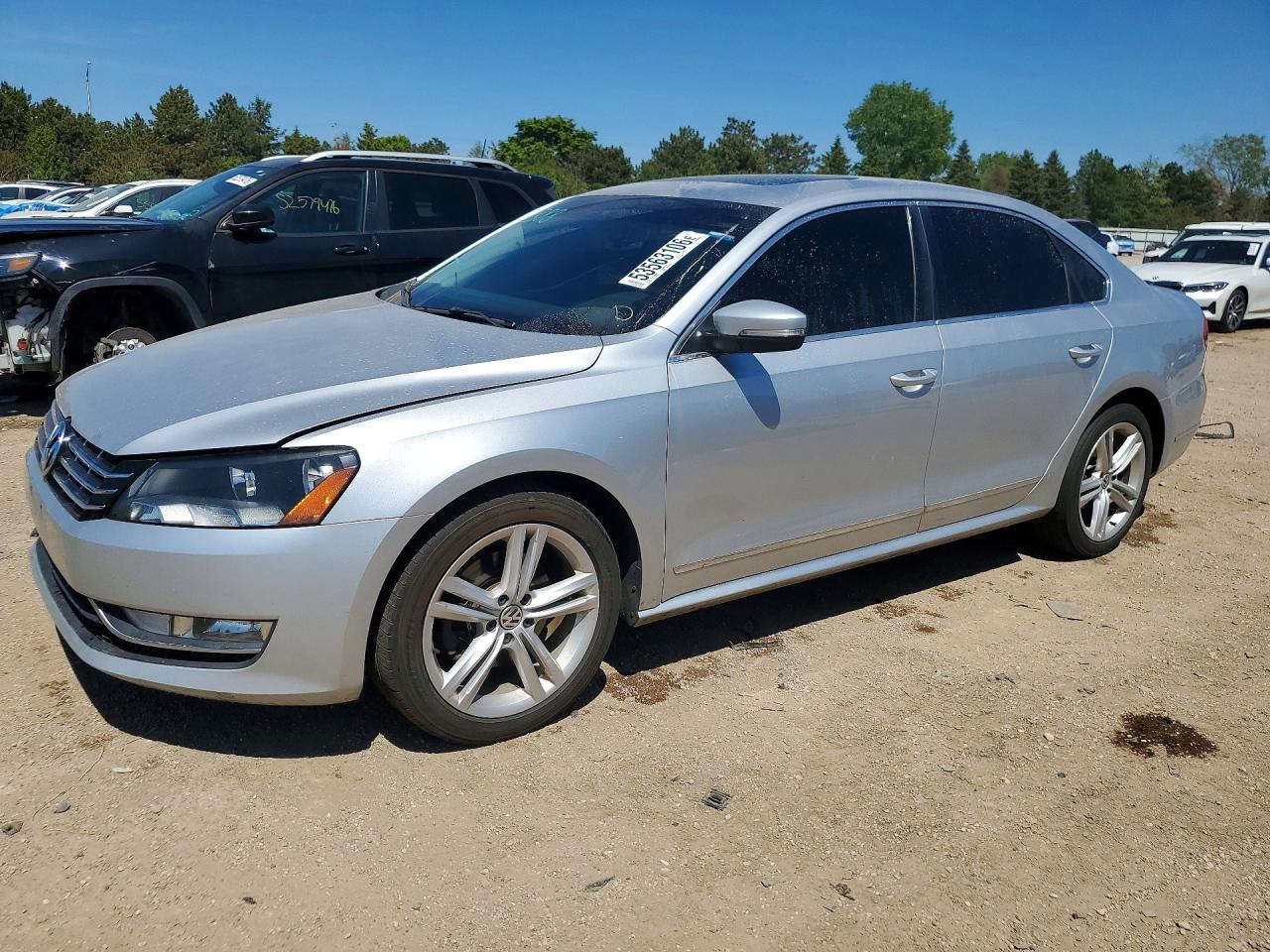 Salvage Volkswagen Passat Image