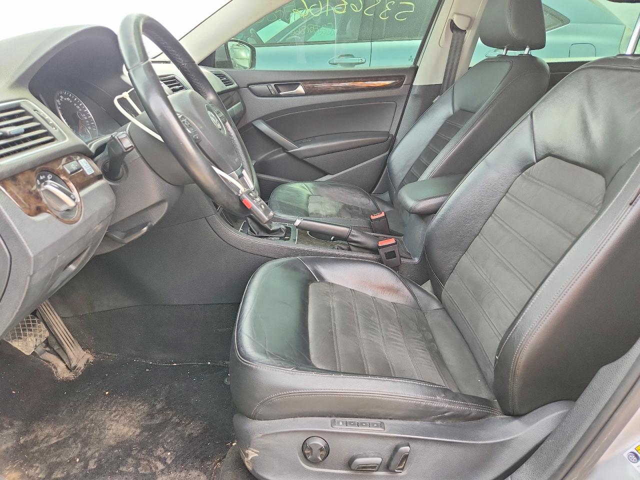 Volkswagen Passat Sel