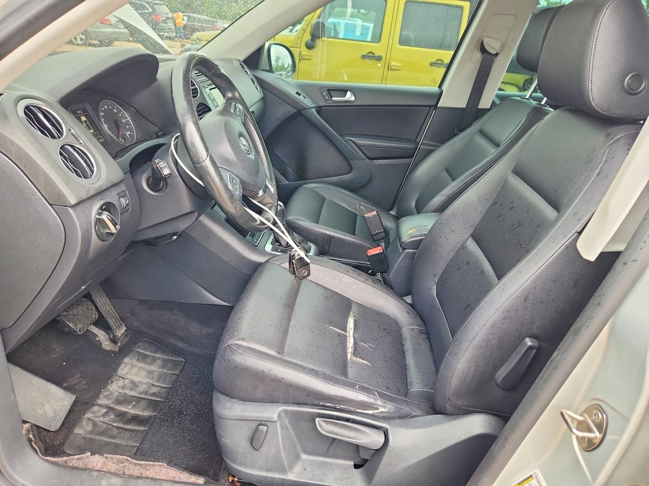 Volkswagen Tiguan S