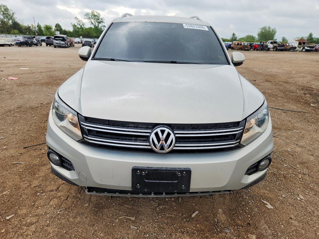Volkswagen Tiguan S