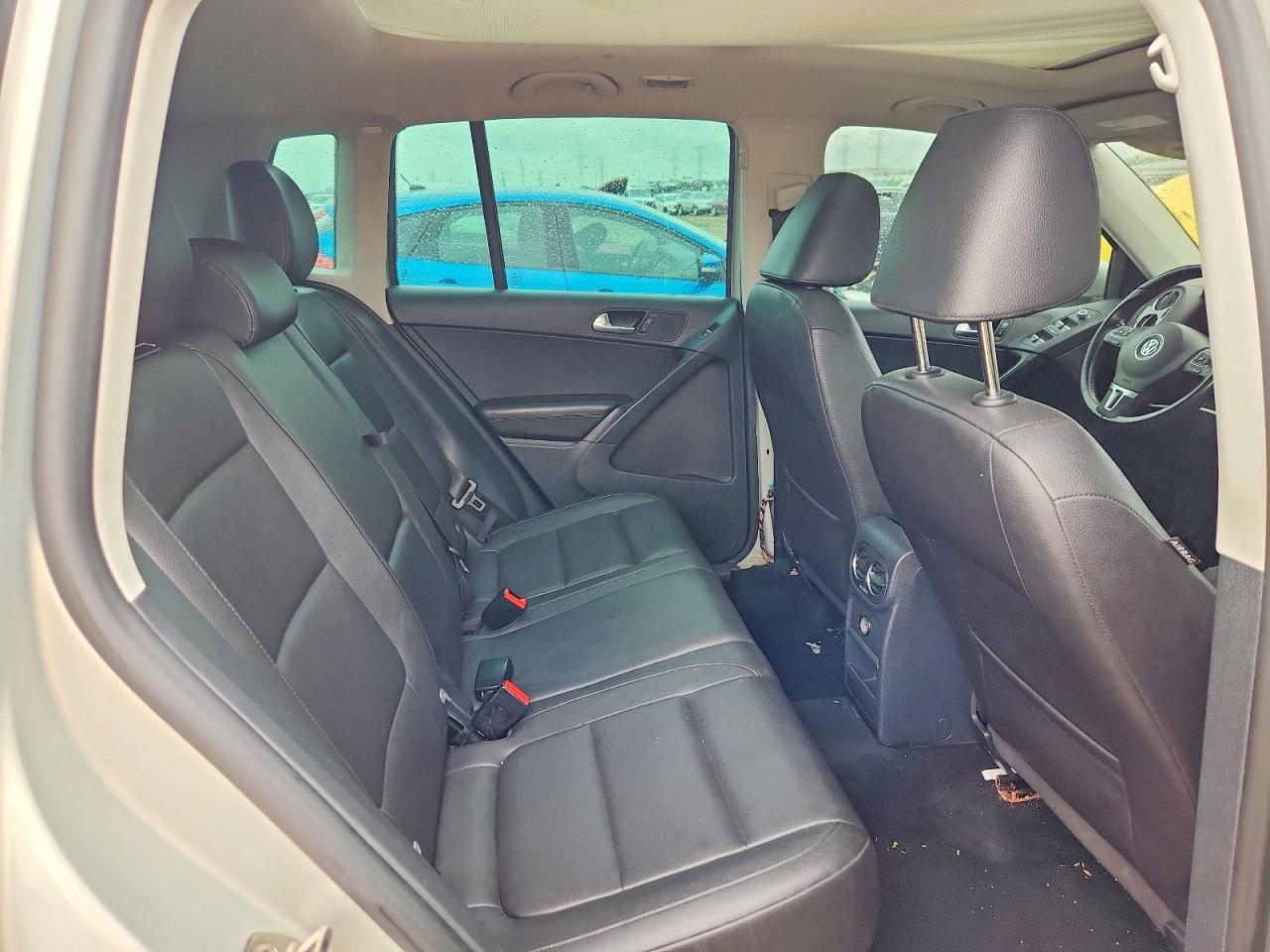 Volkswagen Tiguan S