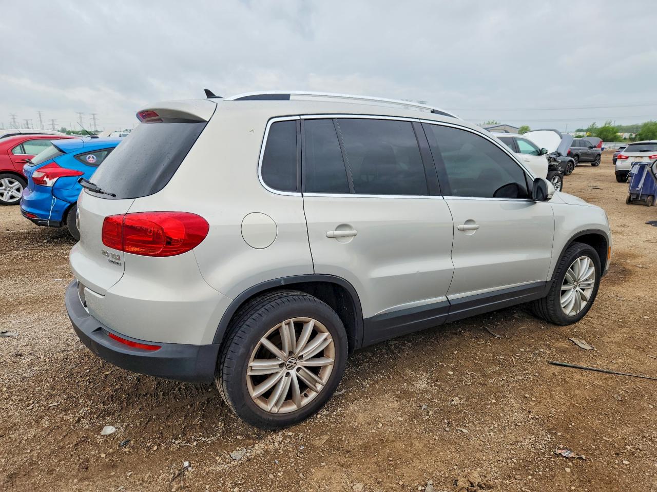 Volkswagen Tiguan S