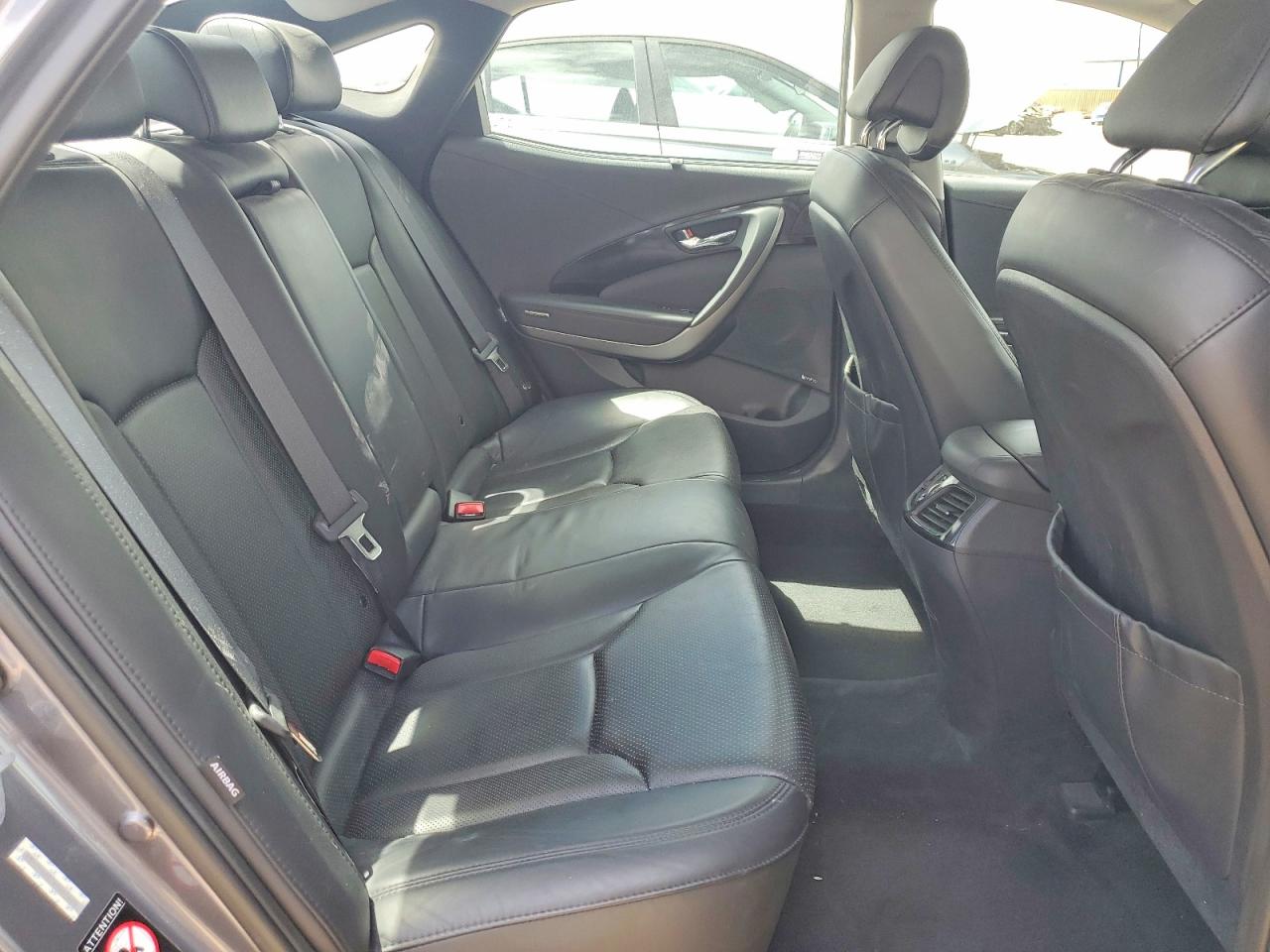 Hyundai Azera Base