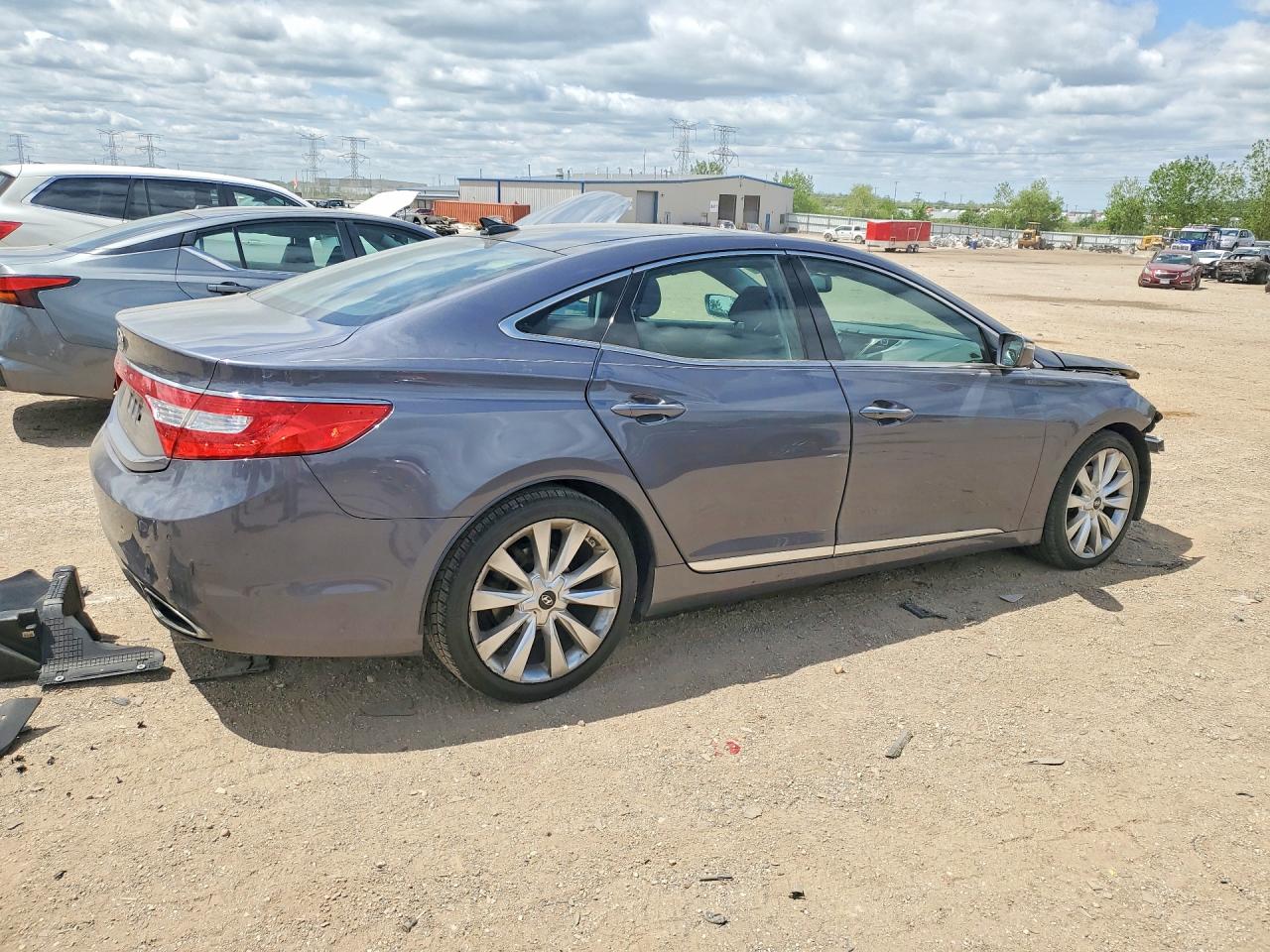 Hyundai Azera Base