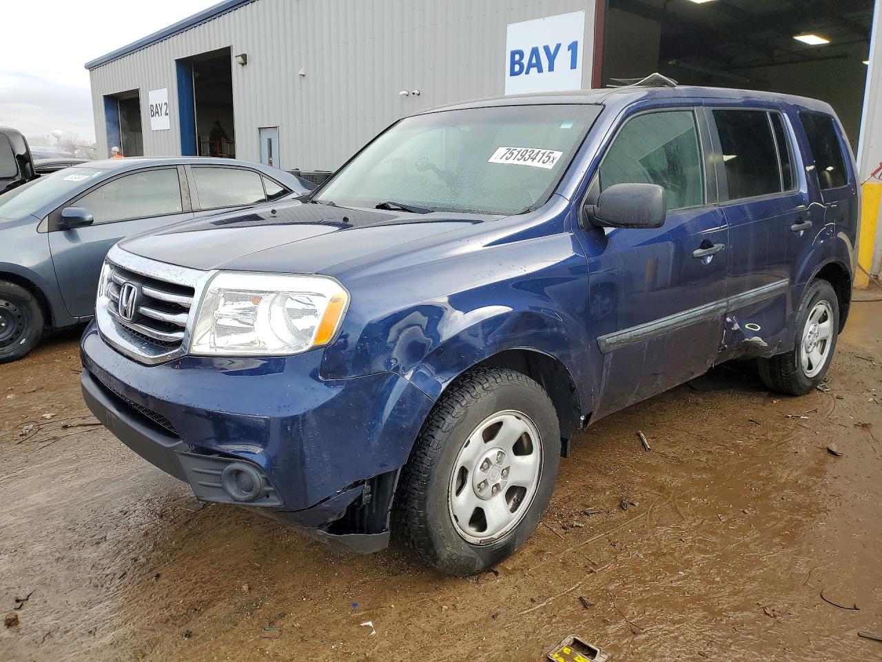 Salvage Honda Pilot Image