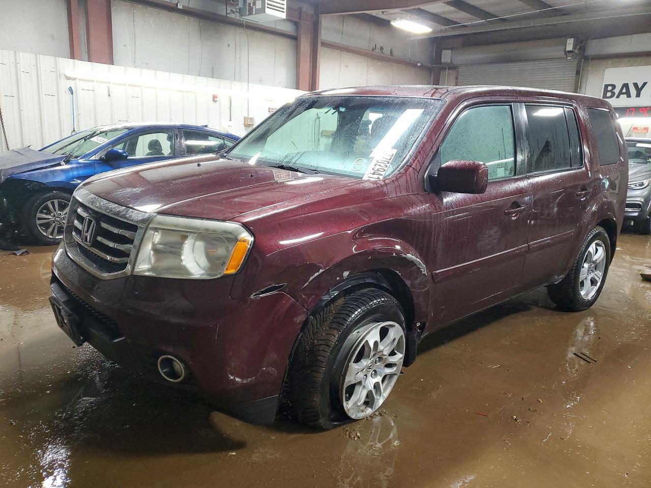 Salvage Honda Pilot Image