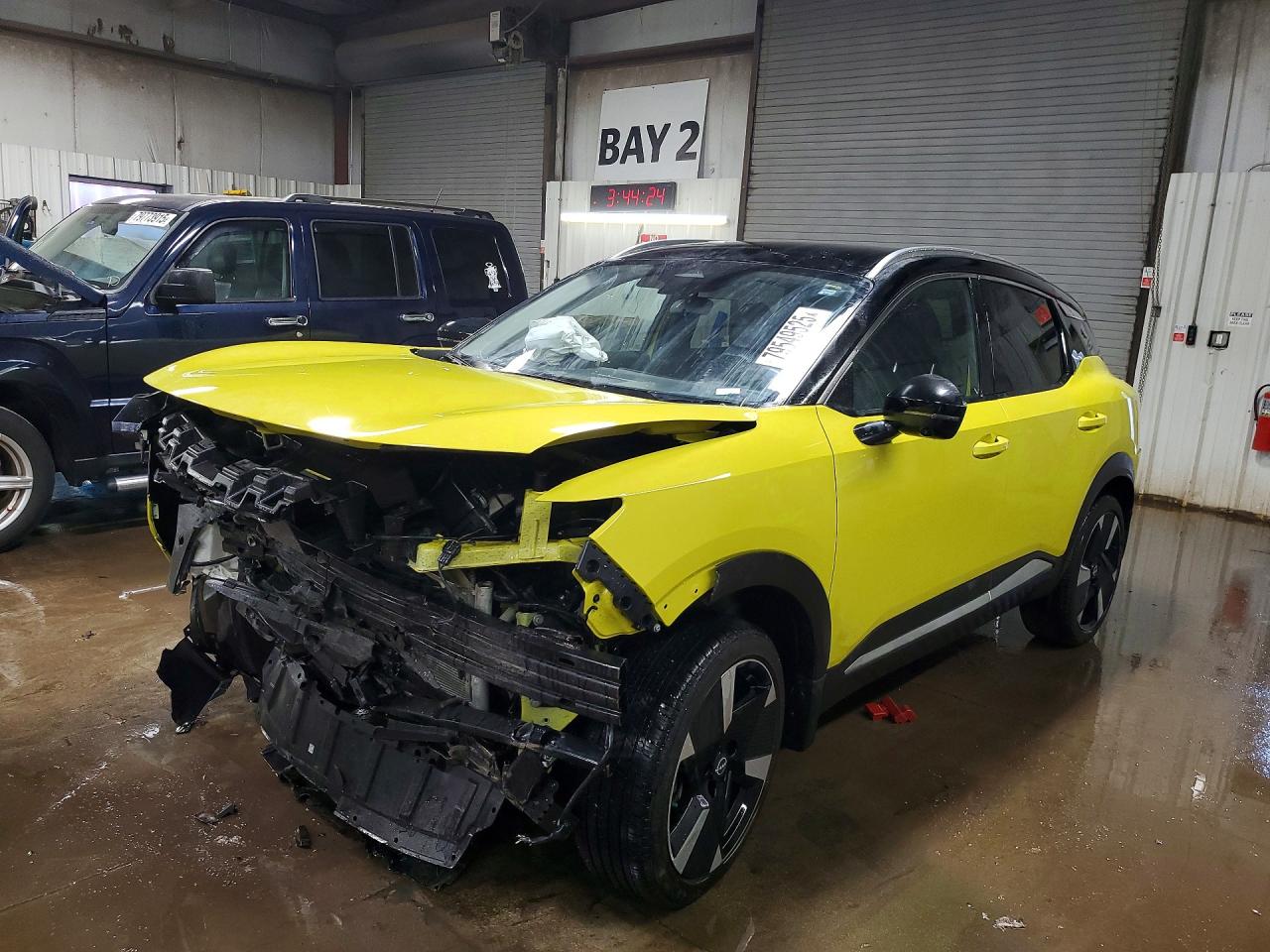 Salvage Nissan Kicks Image