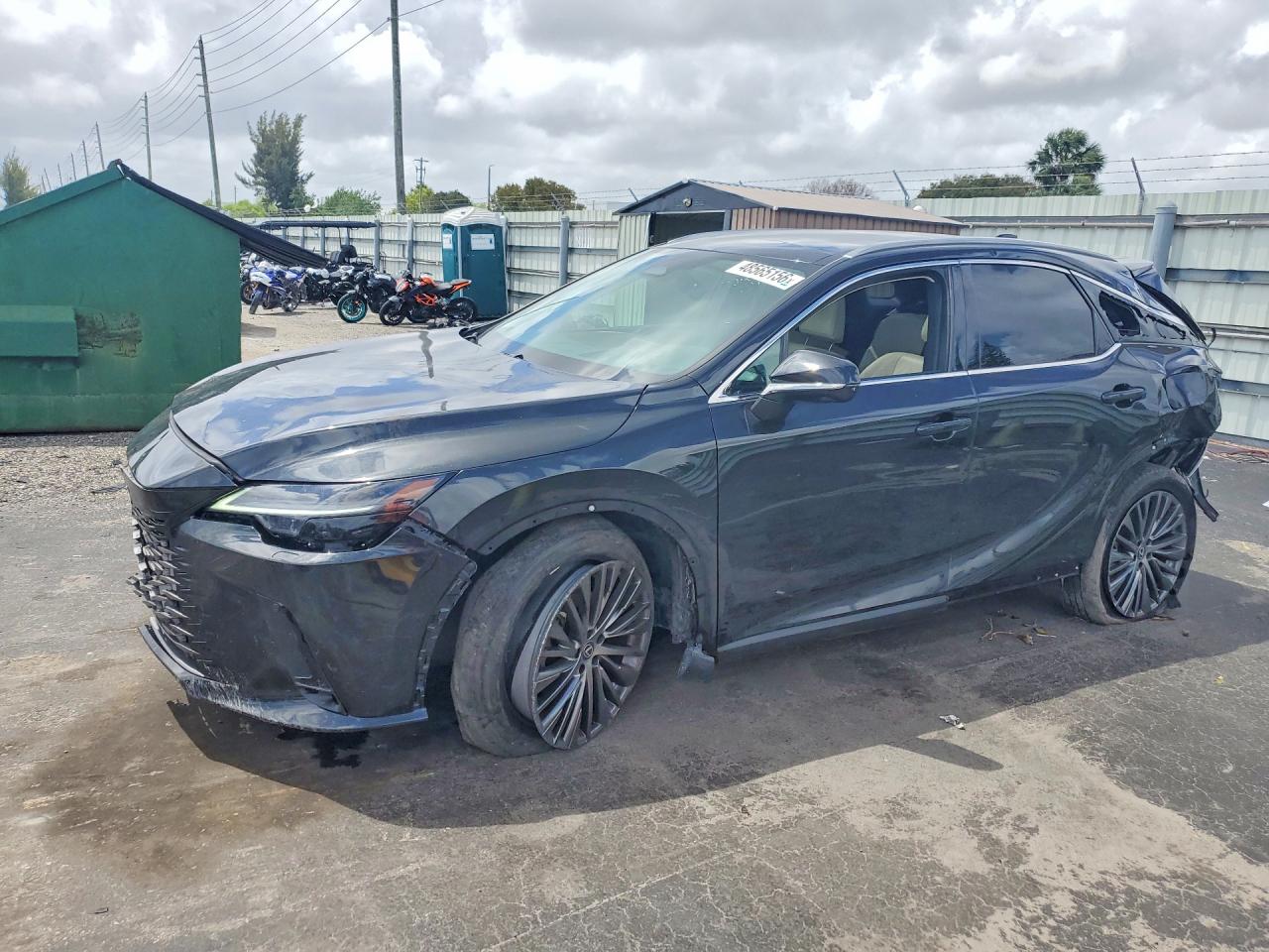 Salvage Lexus RX Image