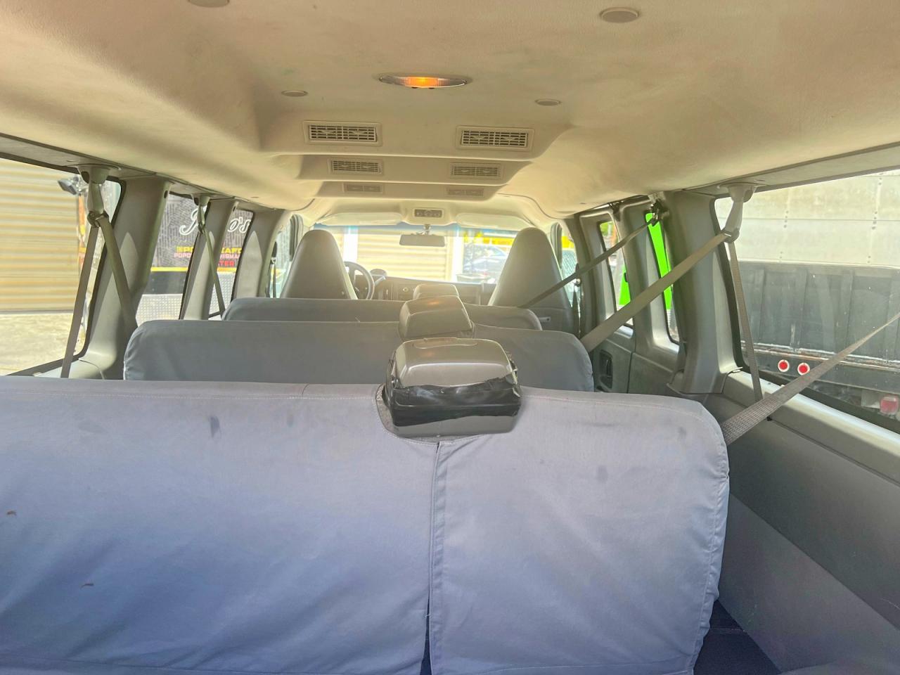 Chevrolet Express Lt