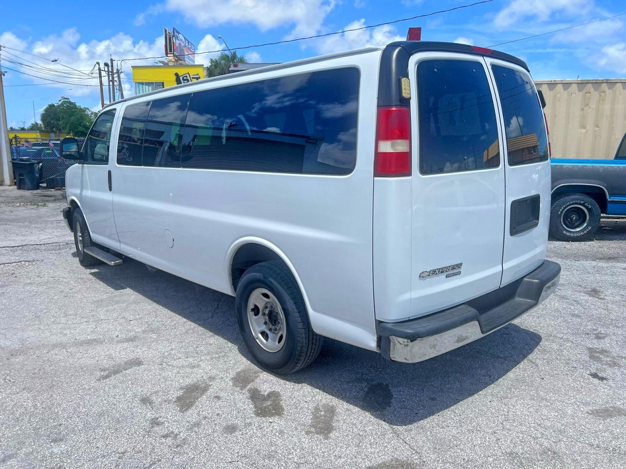 Chevrolet Express Lt