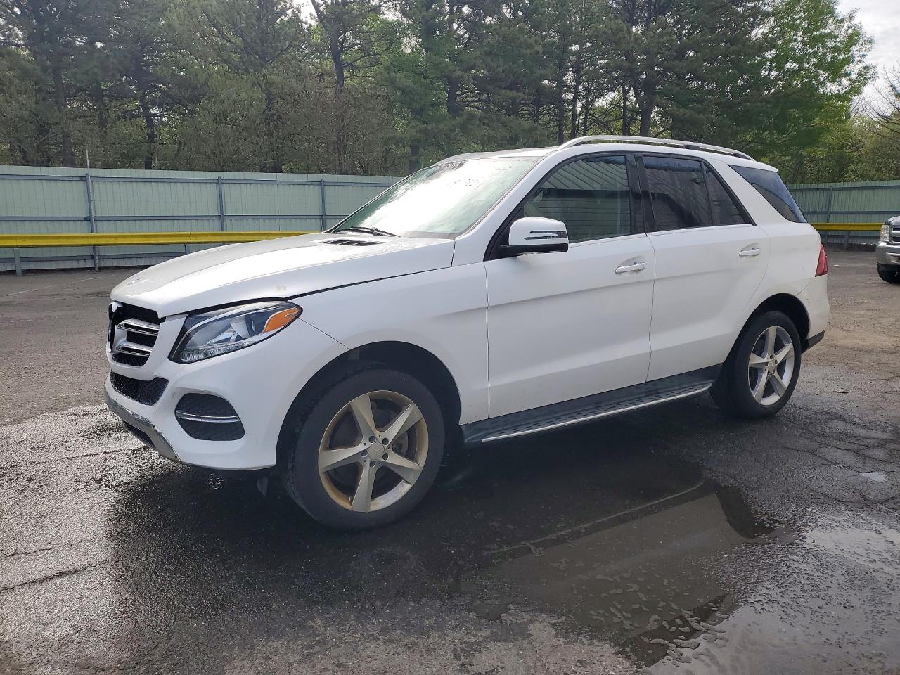 Salvage Mercedes-Benz GLE Image