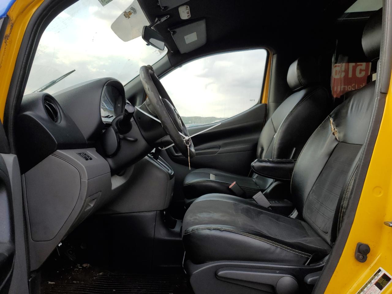Nissan Nv