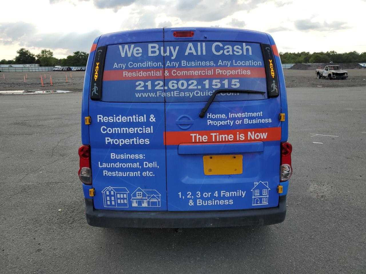 Nissan Nv