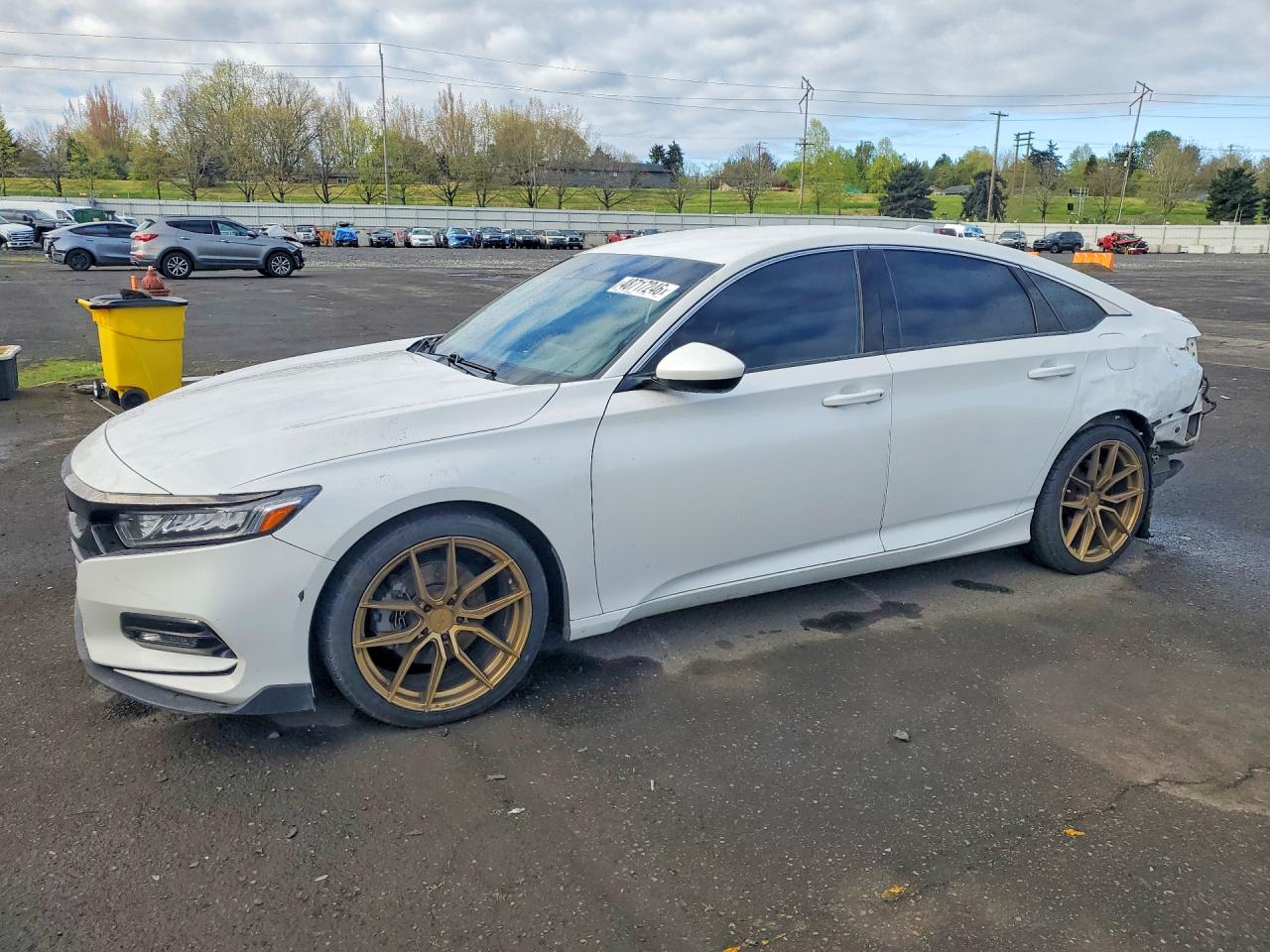 Salvage Honda Accord Image