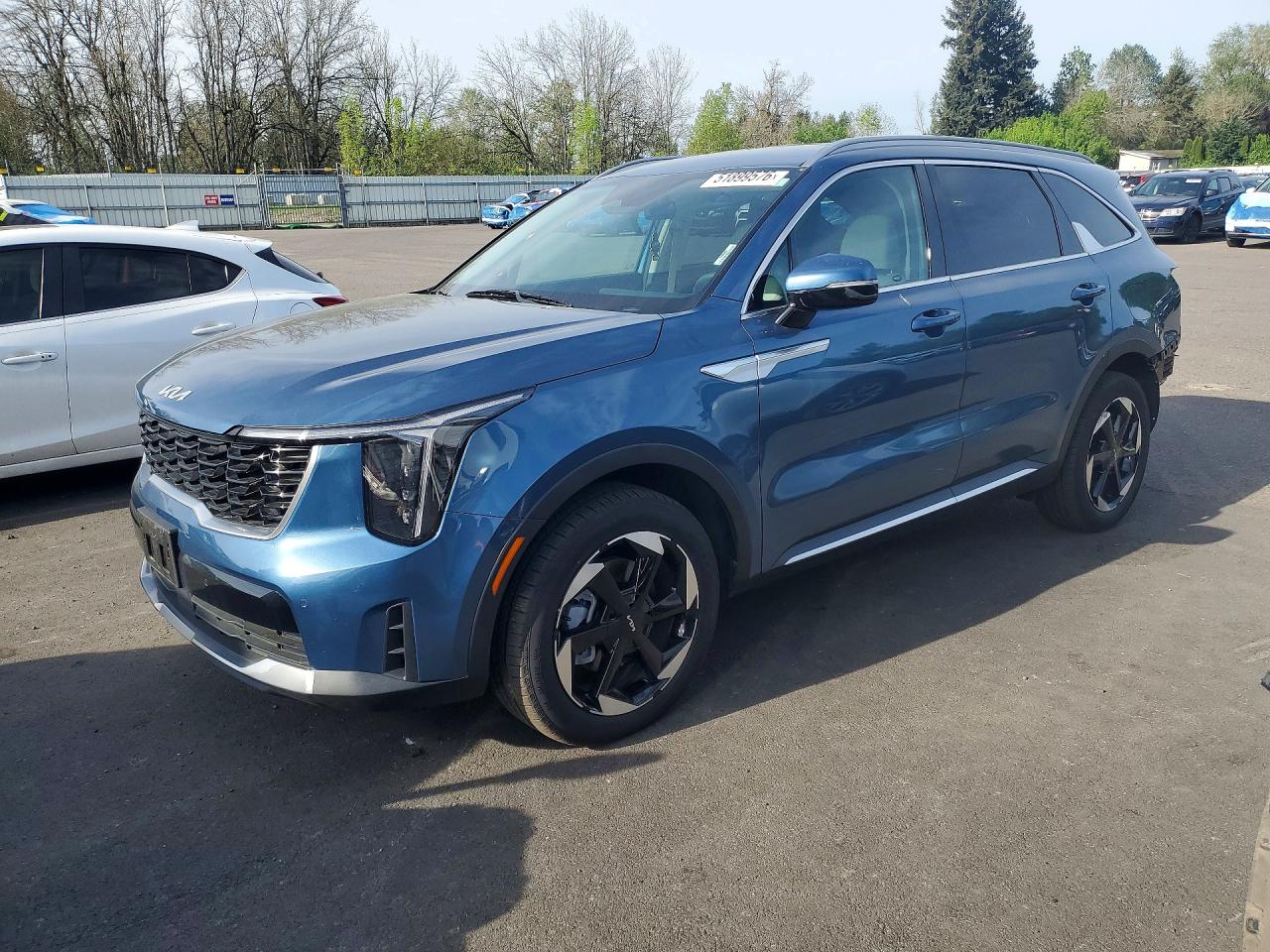 Salvage Kia Sorento Image