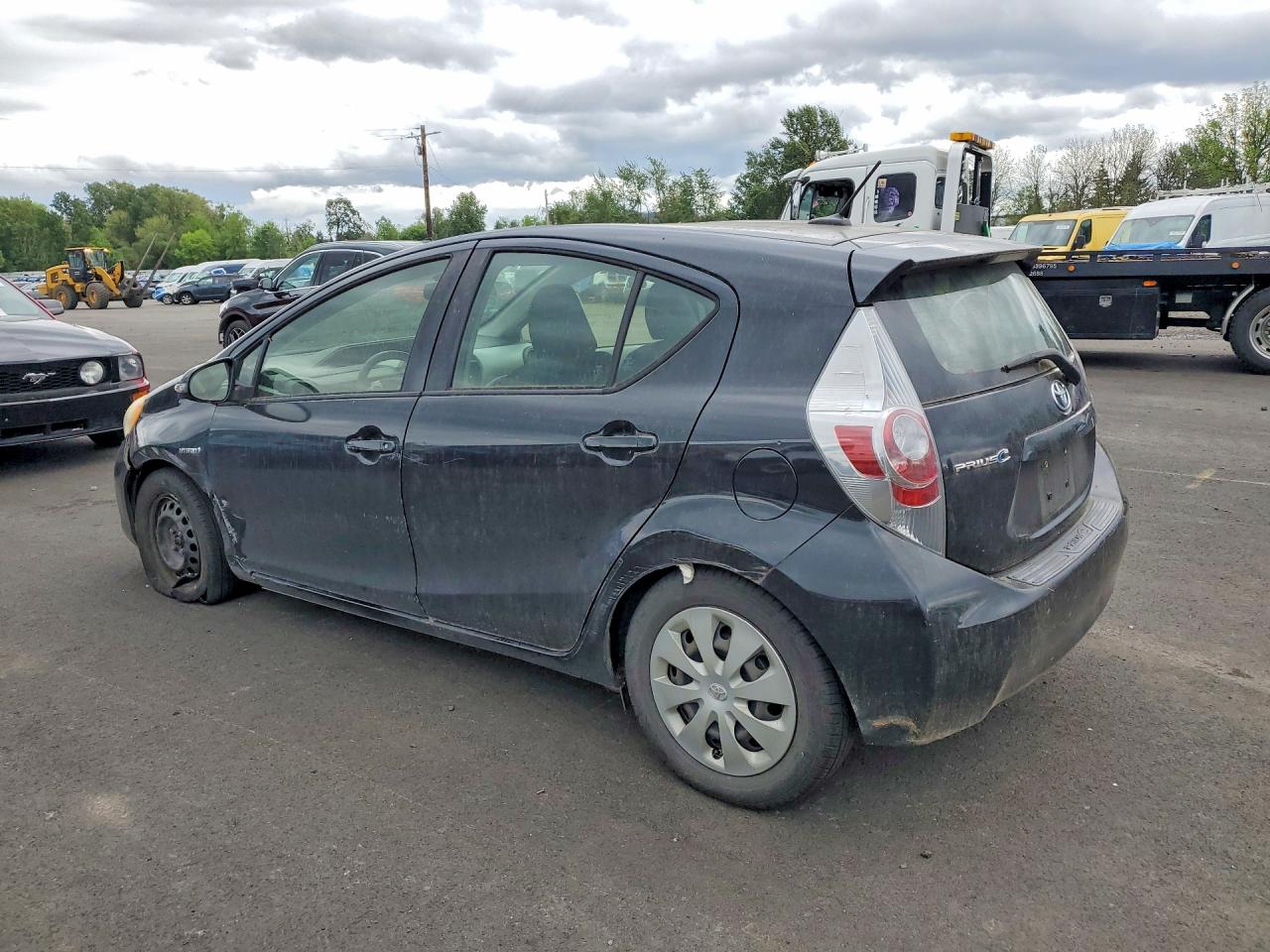 Toyota Prius c Three