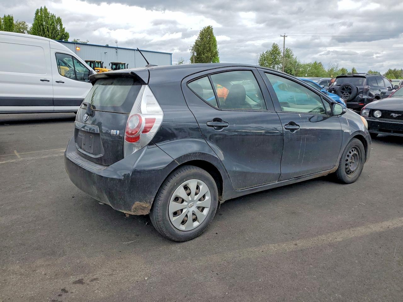 Toyota Prius c Three
