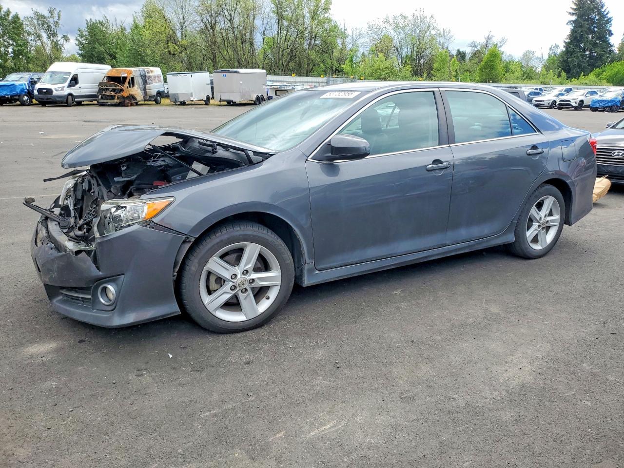 Salvage Toyota Camry Image