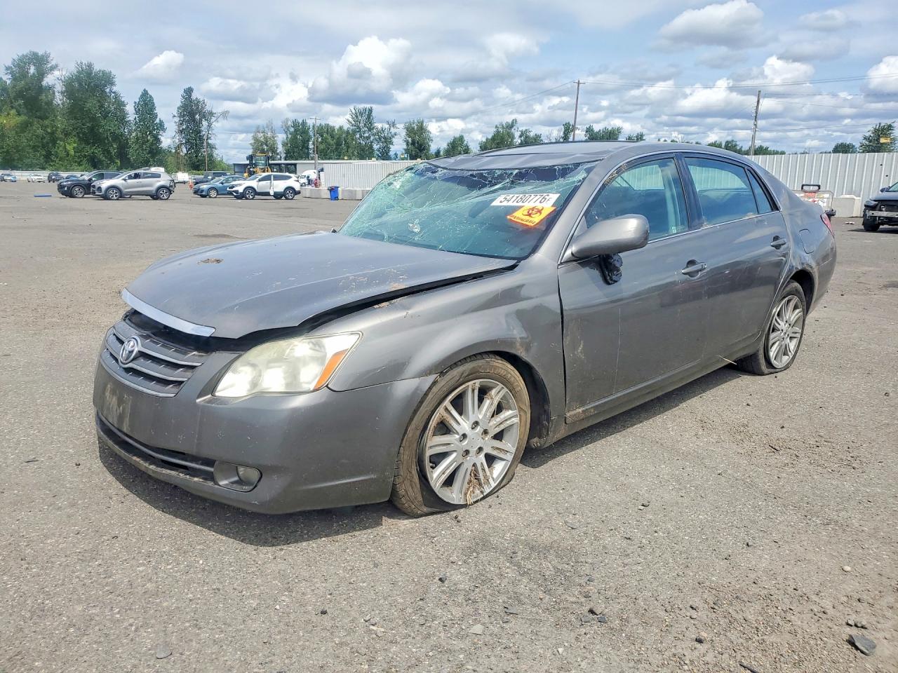 Salvage Toyota Avalon Image