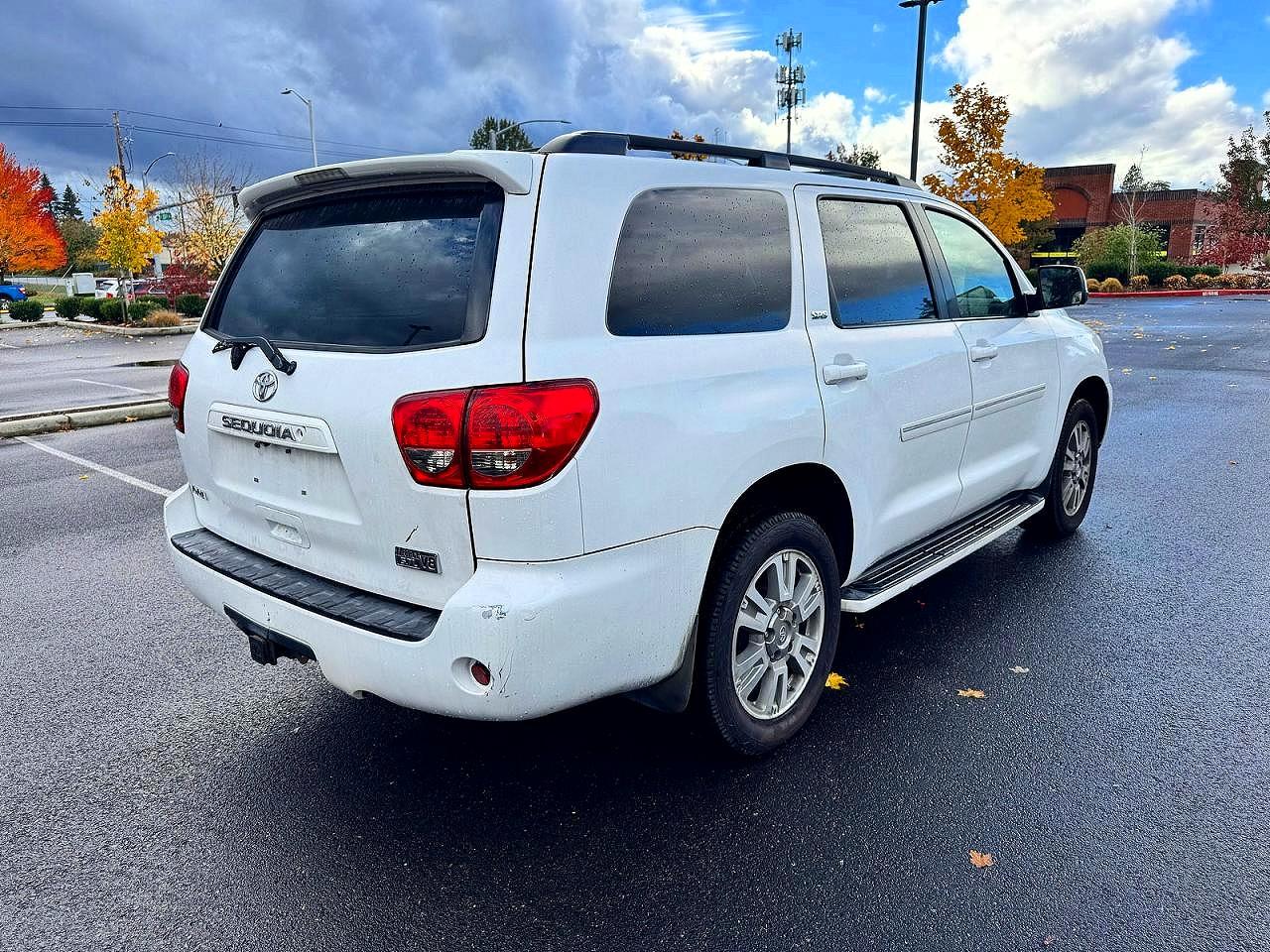 Toyota Sequoia Sr5