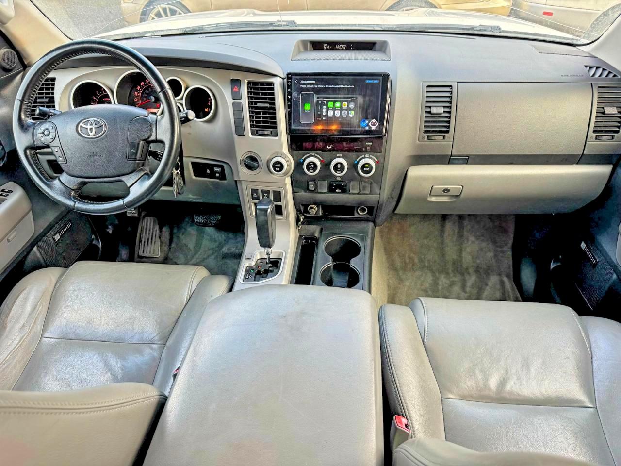 Toyota Sequoia Sr5