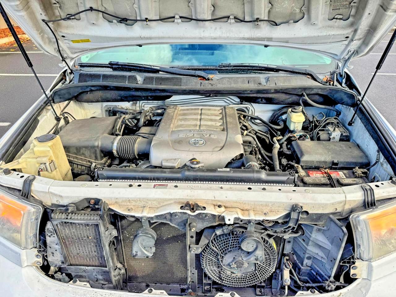 Toyota Sequoia Sr5