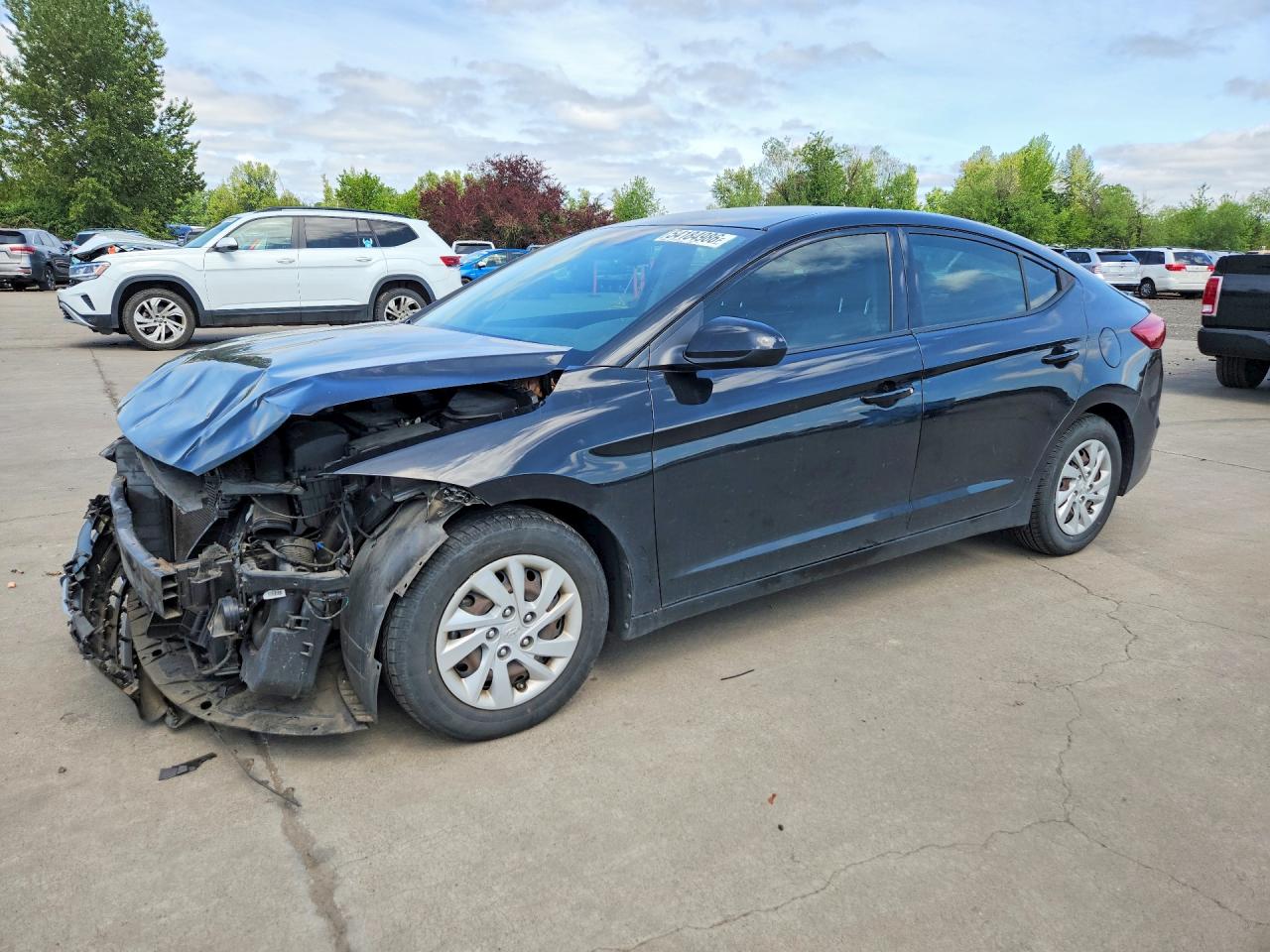 Salvage Hyundai ELANTRA Image