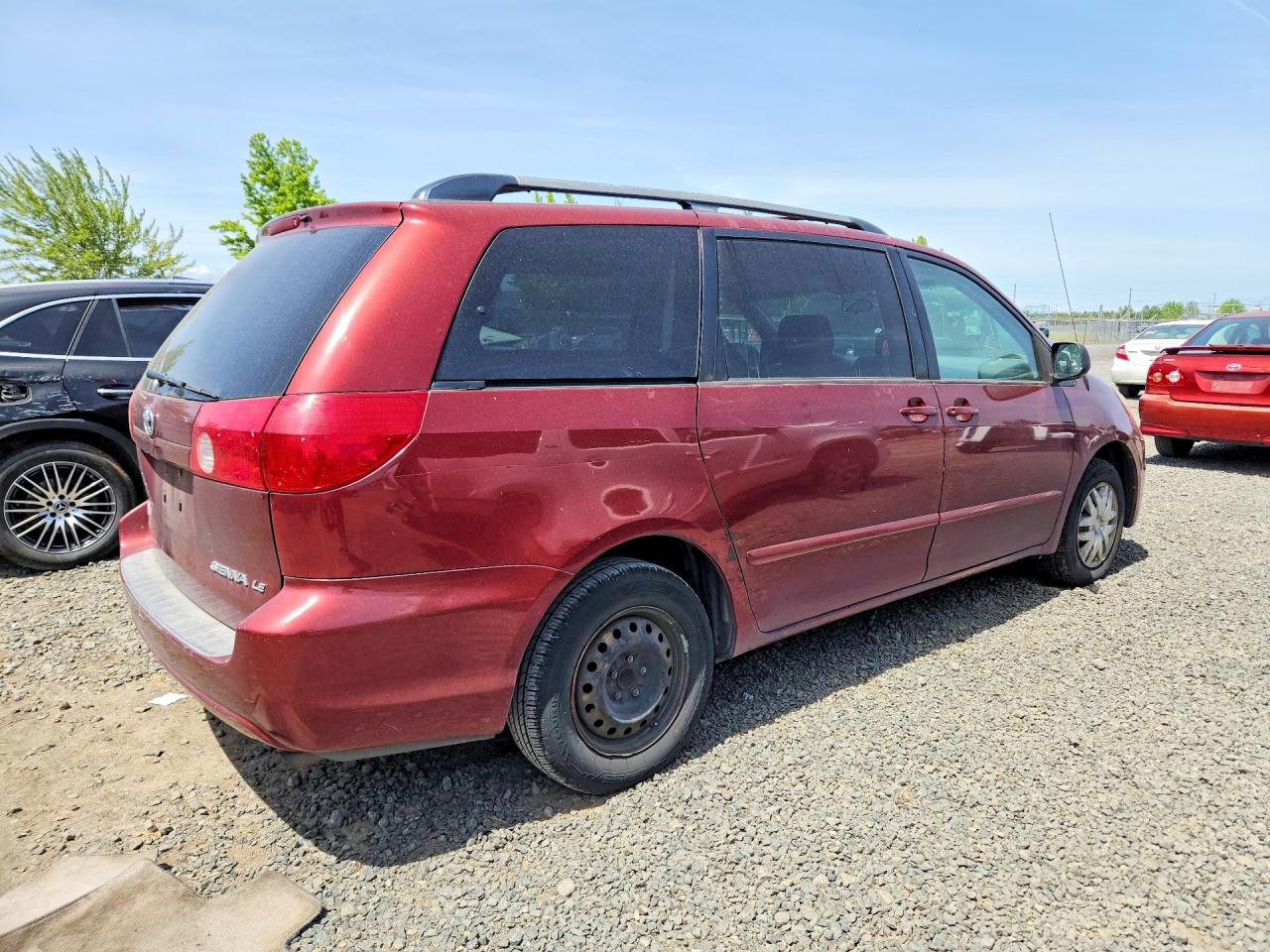 Toyota Sienna Le 8-passenger