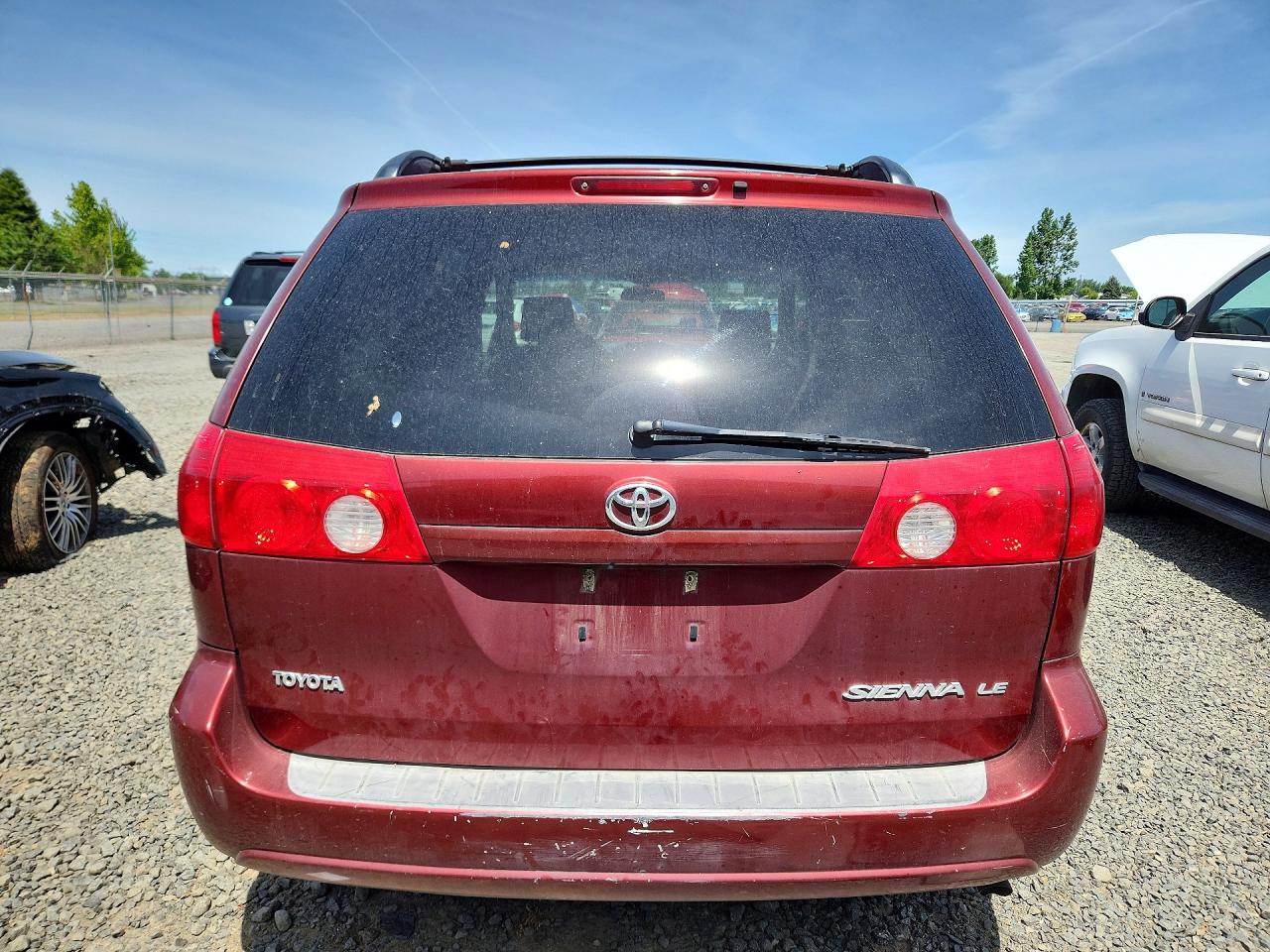 Toyota Sienna Le 8-passenger
