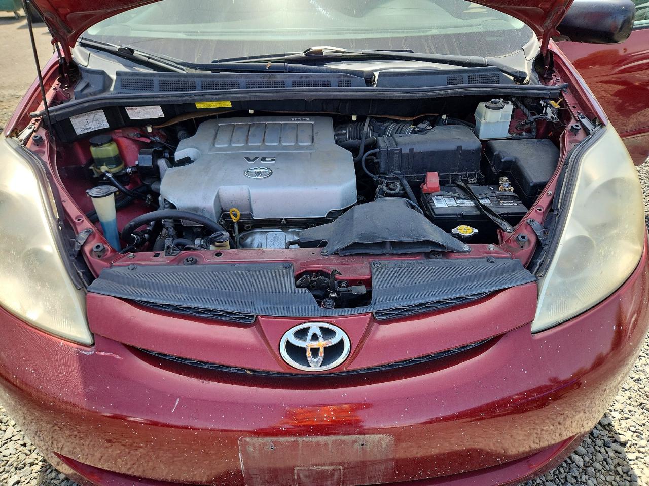 Toyota Sienna Le 8-passenger