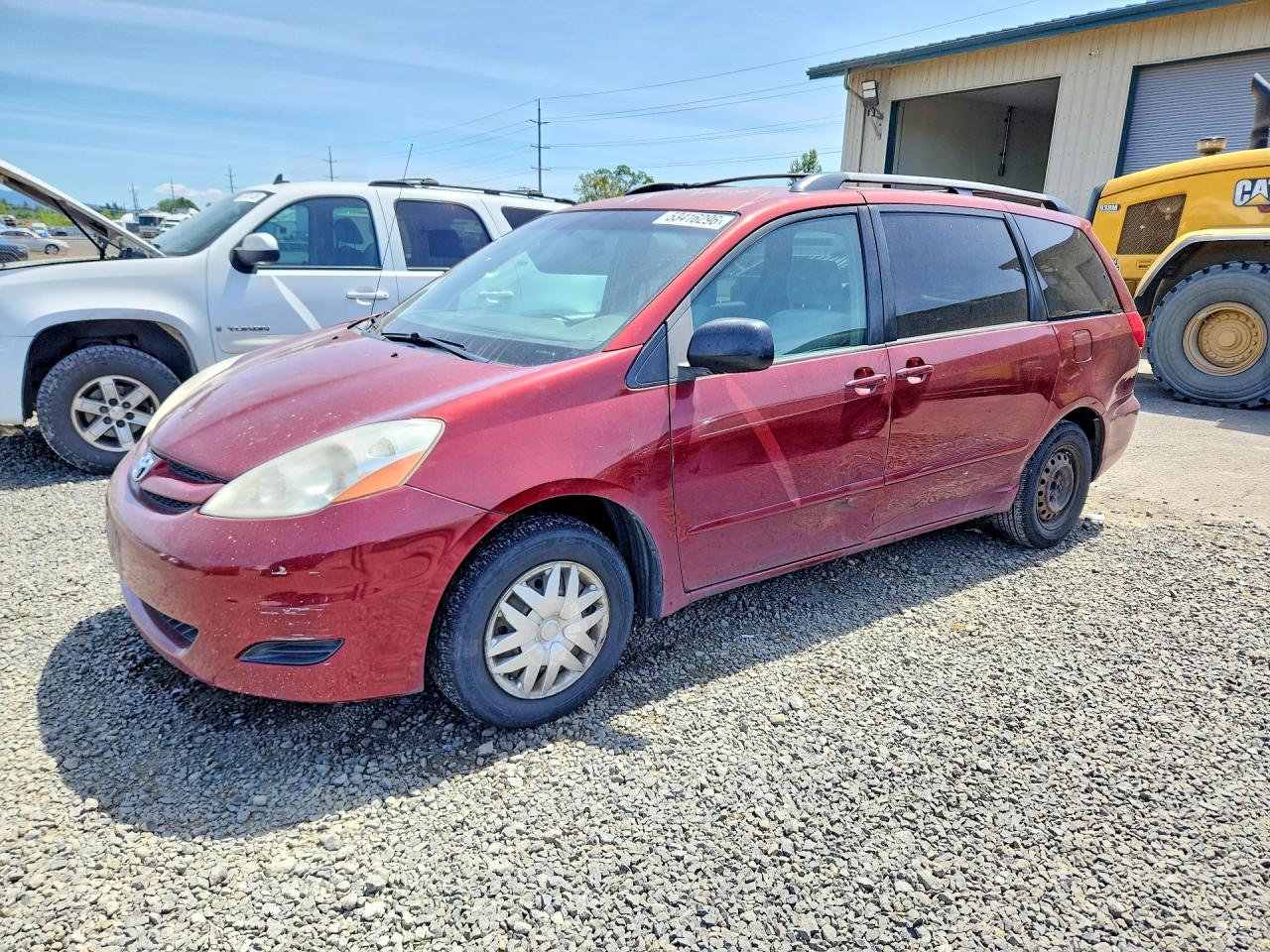 Salvage Toyota Sienna Image