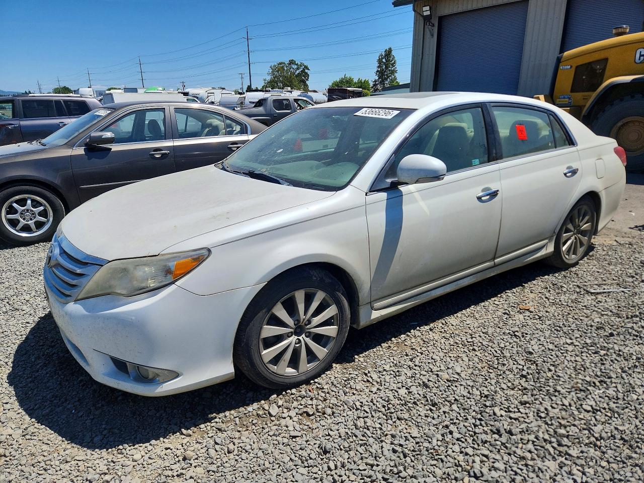 Salvage Toyota Avalon Image